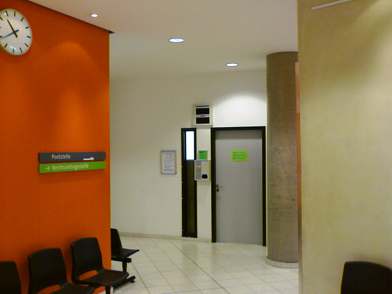 Antragsstelle für Beratungshilfe im Haupteingangsbereich des Justizzentrums Halle